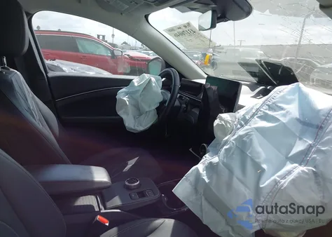 2024 Ford Mustang Mach-E Select z USA, uszkodzony, nr VIN 3FMTK1R40RMA13677